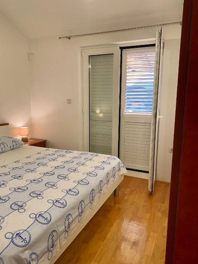 Apartmani Luka Zrnovo Bagian luar foto