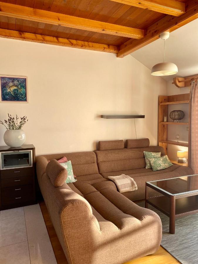Apartmani Luka Zrnovo Bagian luar foto