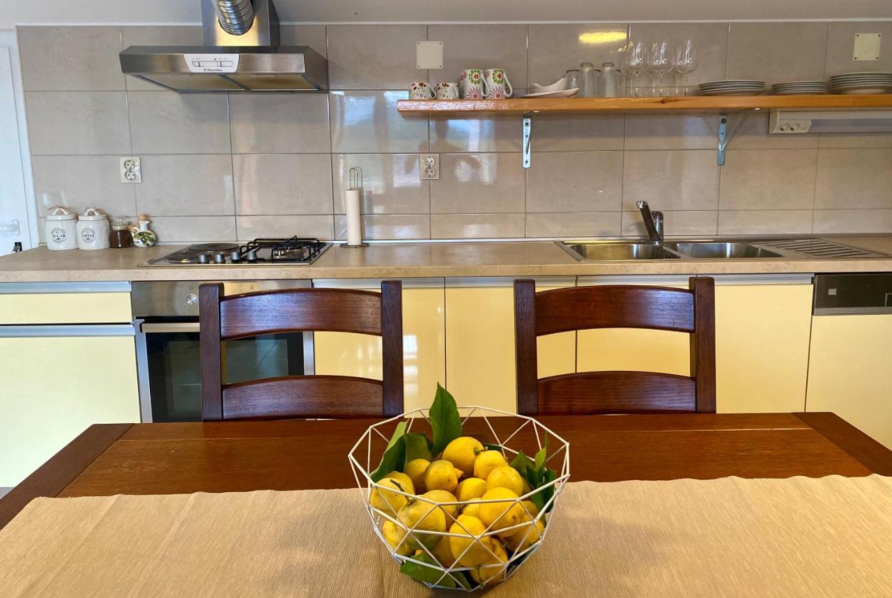 Apartmani Luka Zrnovo Bagian luar foto