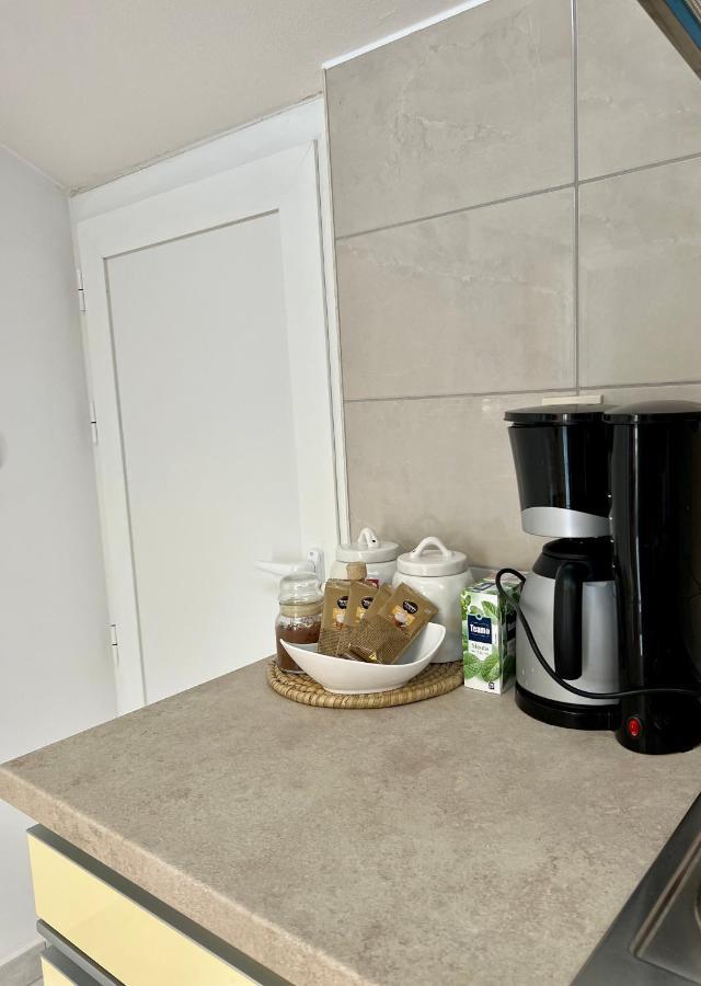 Apartmani Luka Zrnovo Bagian luar foto