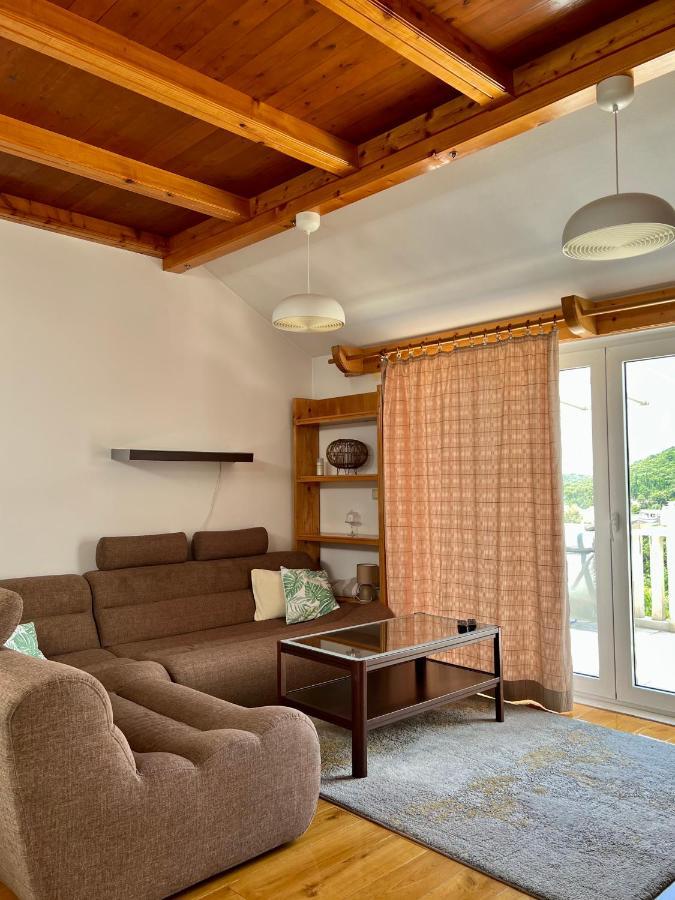Apartmani Luka Zrnovo Bagian luar foto